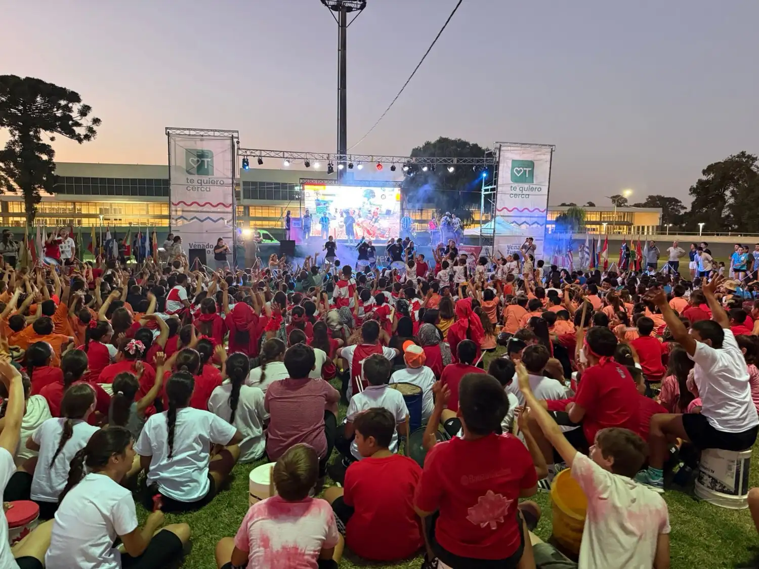 Más de 1.500 colonos vivieron una jornada inolvidable en el velódromo. Foto: MVT