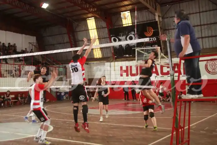 Comenzó la fiesta del voleibol