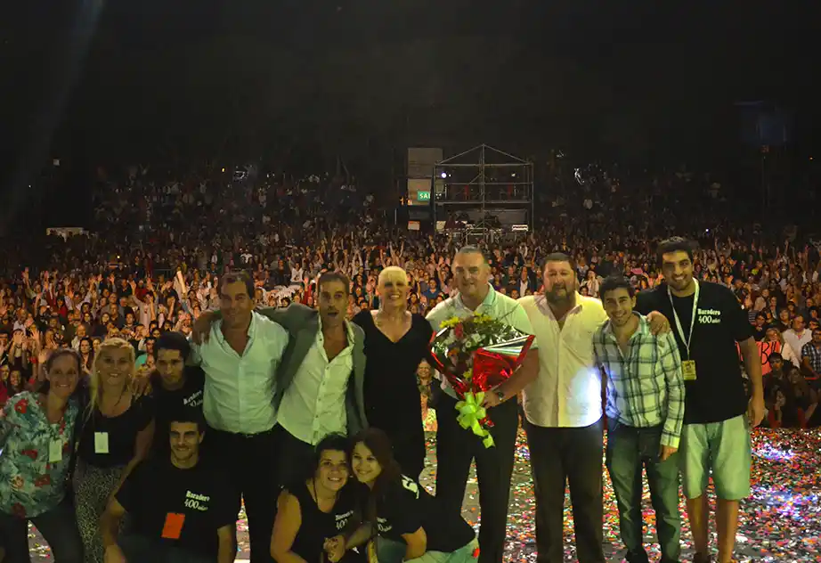 Ante una multitud, Valeria Lynch cerró el Festival de Baradero