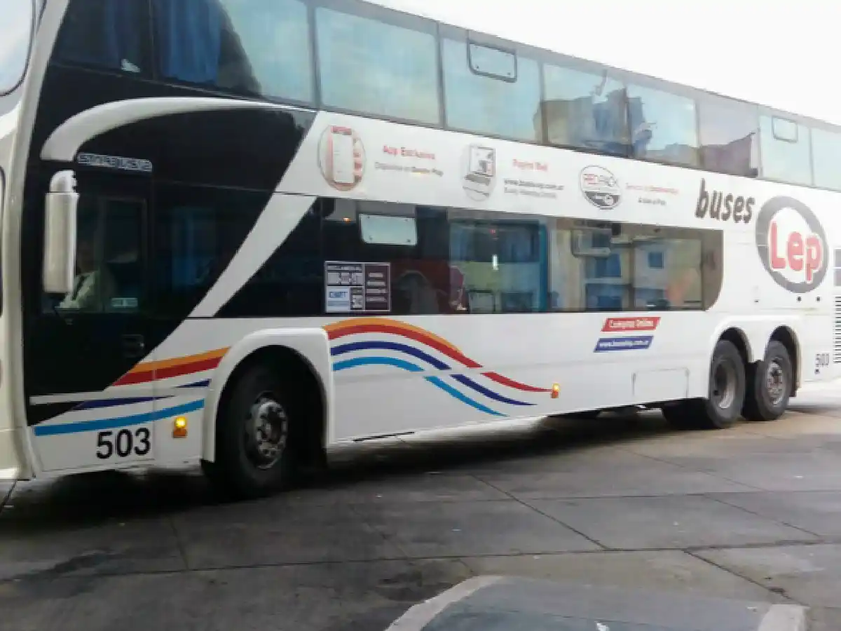 Se levantó el paro de Buses LEP