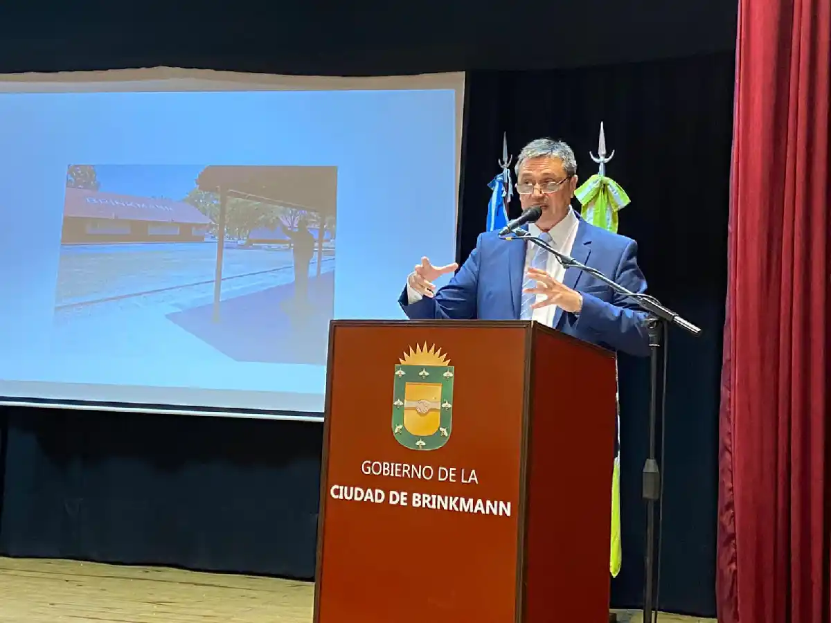 Tevez inauguró un nuevo año legislativo en Brinkmann: más obra pública y viviendas