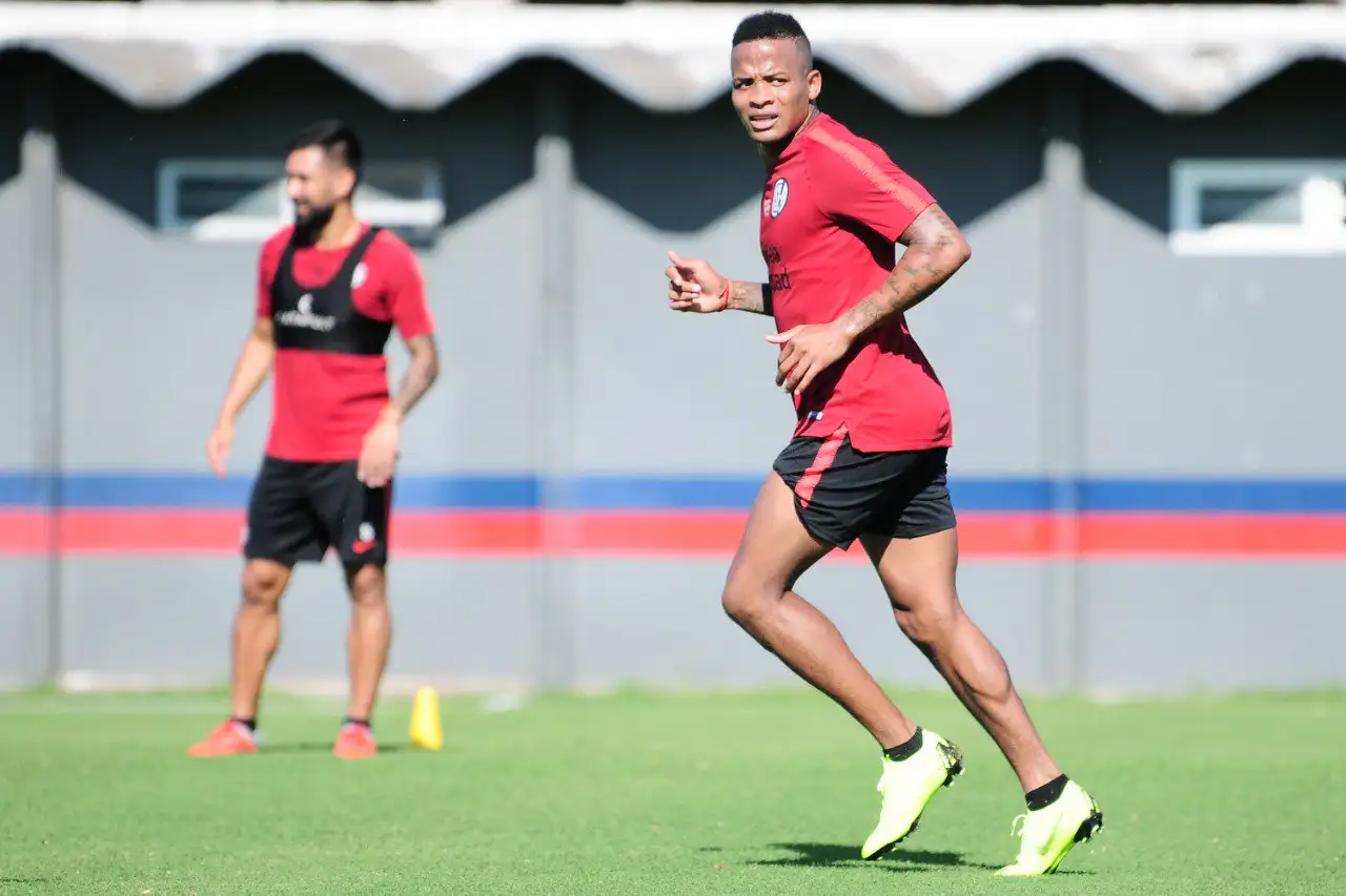 El colombiano Rentería ya entrena en San Lorenzo