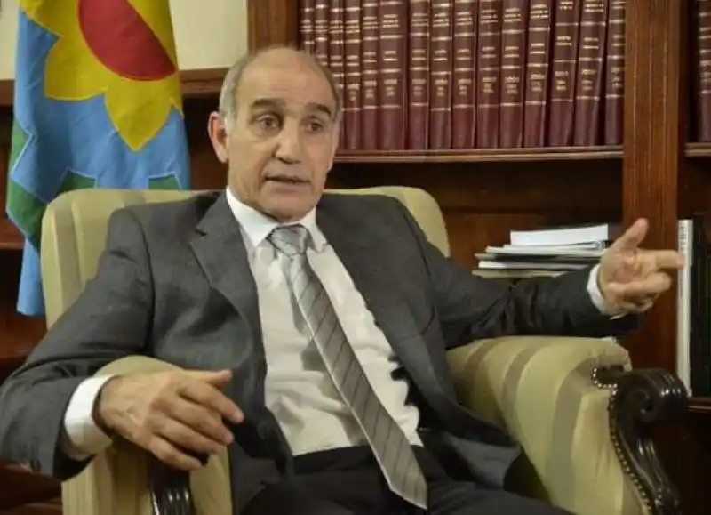 Salvador destacó que hay "un camino progresivo de ir disminuyendo la prisión tributaria"