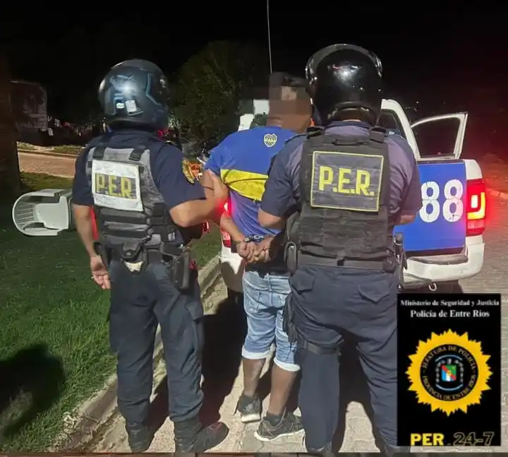 Detenido un hombre en Diamante por hurto en flagrancia de sillas plásticas