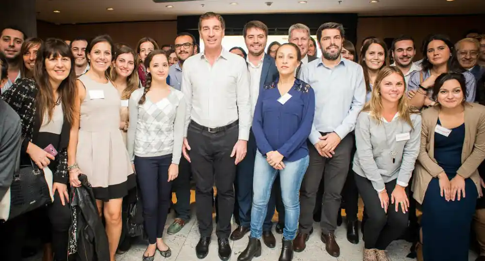 Más de 200 empresas ofrecerán 10.000 oportunidades de empleo para jóvenes