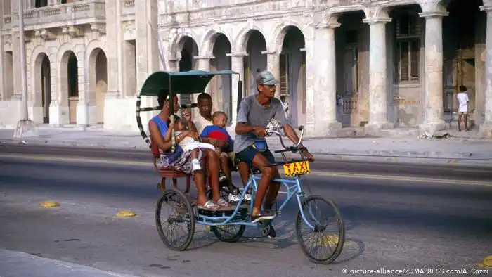 Cuba paraliza transporte público y cierra grandes comercios por coronavirus