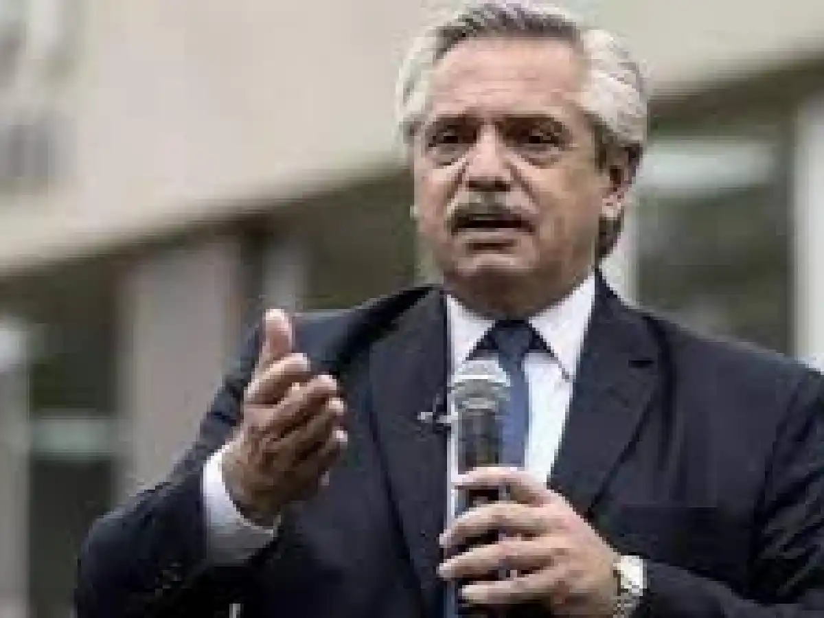 Alberto Fernández acusó a la "derecha argentina" de impulsar la corrida cambiaria: "Instalan rumores y después retiran su rentabilidad"