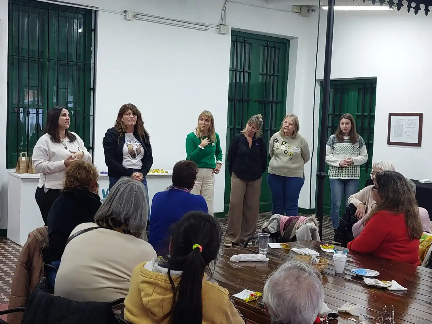 Espacio de encuentro y reflexión con adultos mayores.