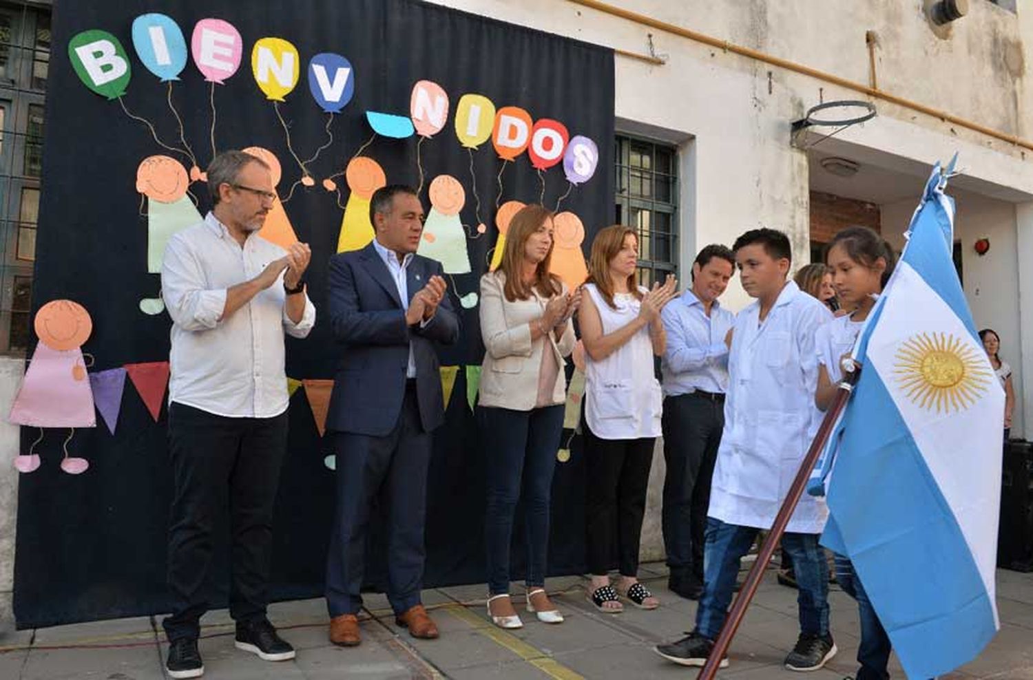 Vidal inauguró el ciclo lectivo en una escuela de Tres de Febrero