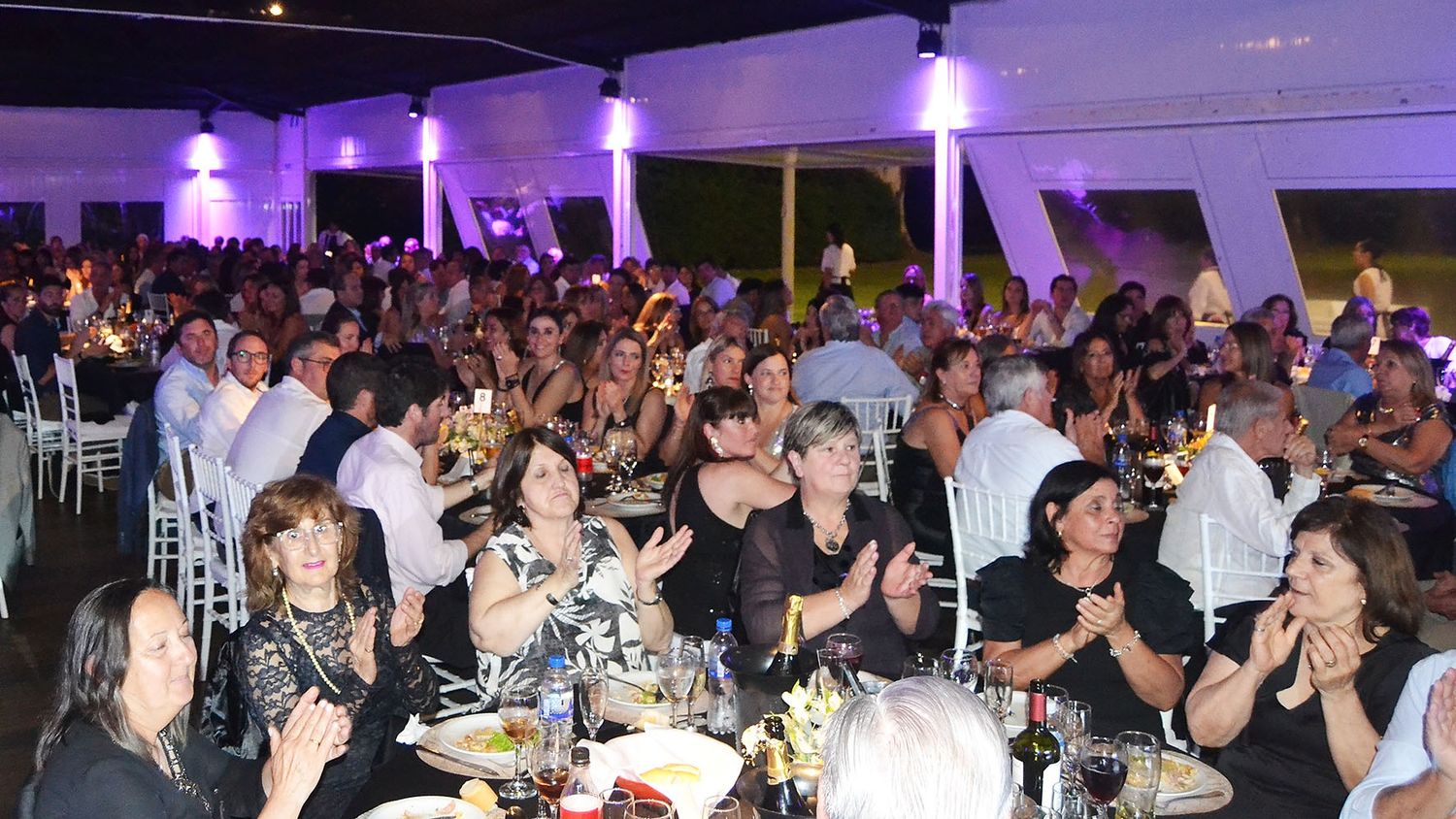 La cena contó con la participación solidaria de unas 360 personas.