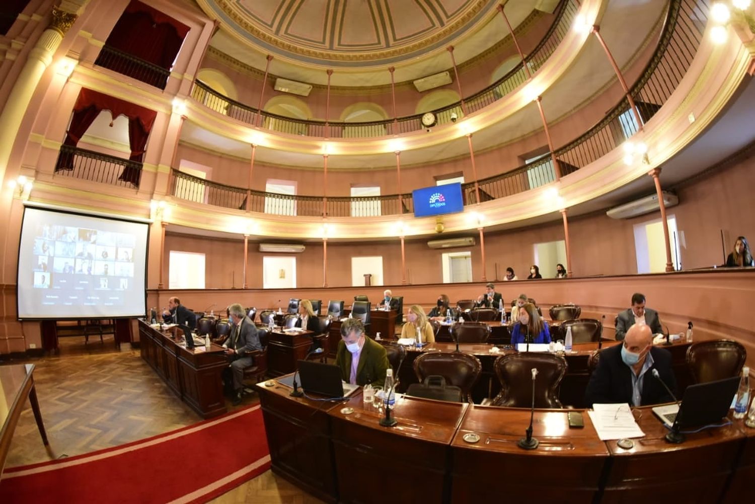Diputados celebró una nueva sesión bajo la modalidad mixta