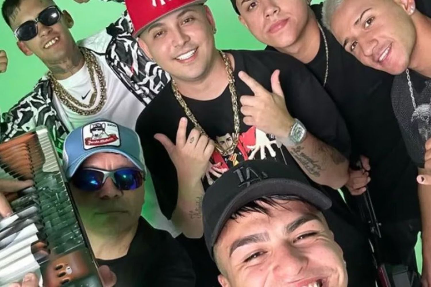 El Negro Tecla presentó el remix de “Ahí ahí” junto a DJ Tao, Pablo Lescano, L-Gante y La T y la M