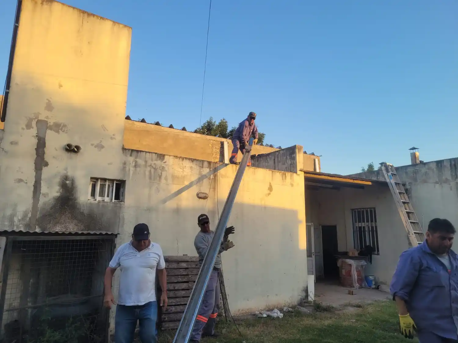 Se realizan mejoras en la sede vecinal del barrio Martín FIerro