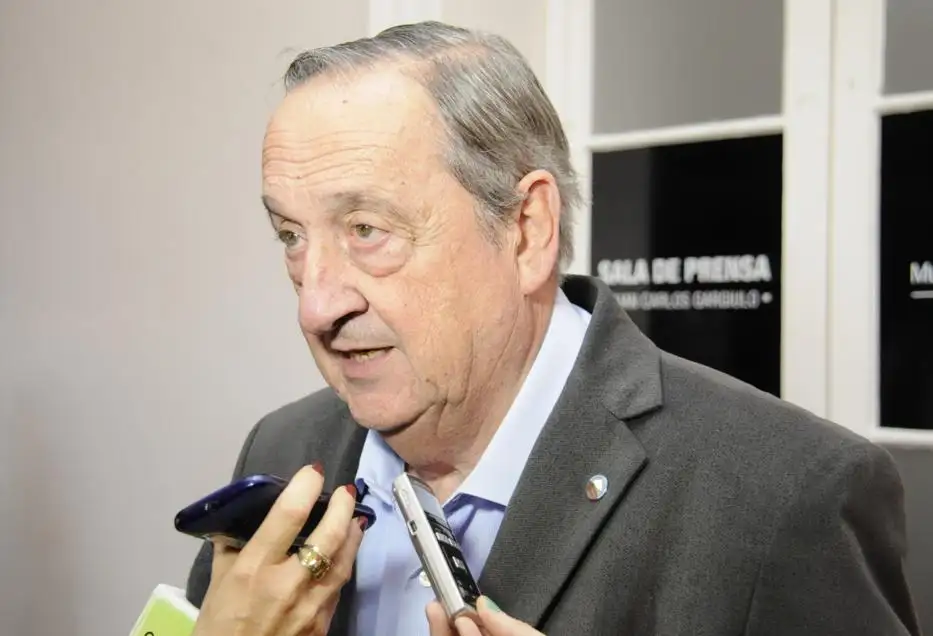 Lunghi aseguró que descontará los días de paro a los municipales