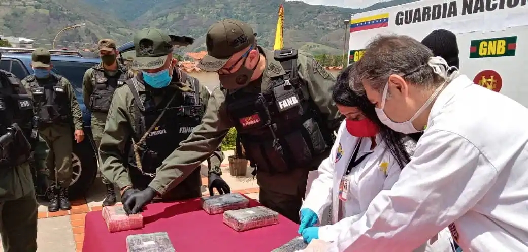 Detenidas dos personas por trasladar a Mérida 235 kilogramos de droga de alta pureza