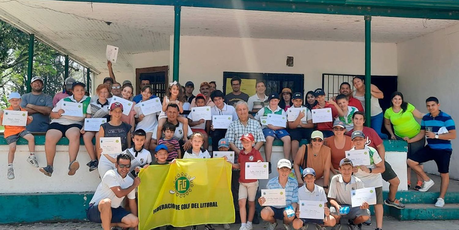 Golfistas de Concordia compitieron en Santa Elena