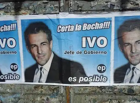 Los particulares afiches de campaña de Ivo Cutzarida
