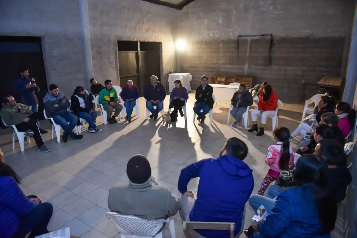 El Municipio entregó aportes para las obras en el SUM Vidal y en el del Cristo