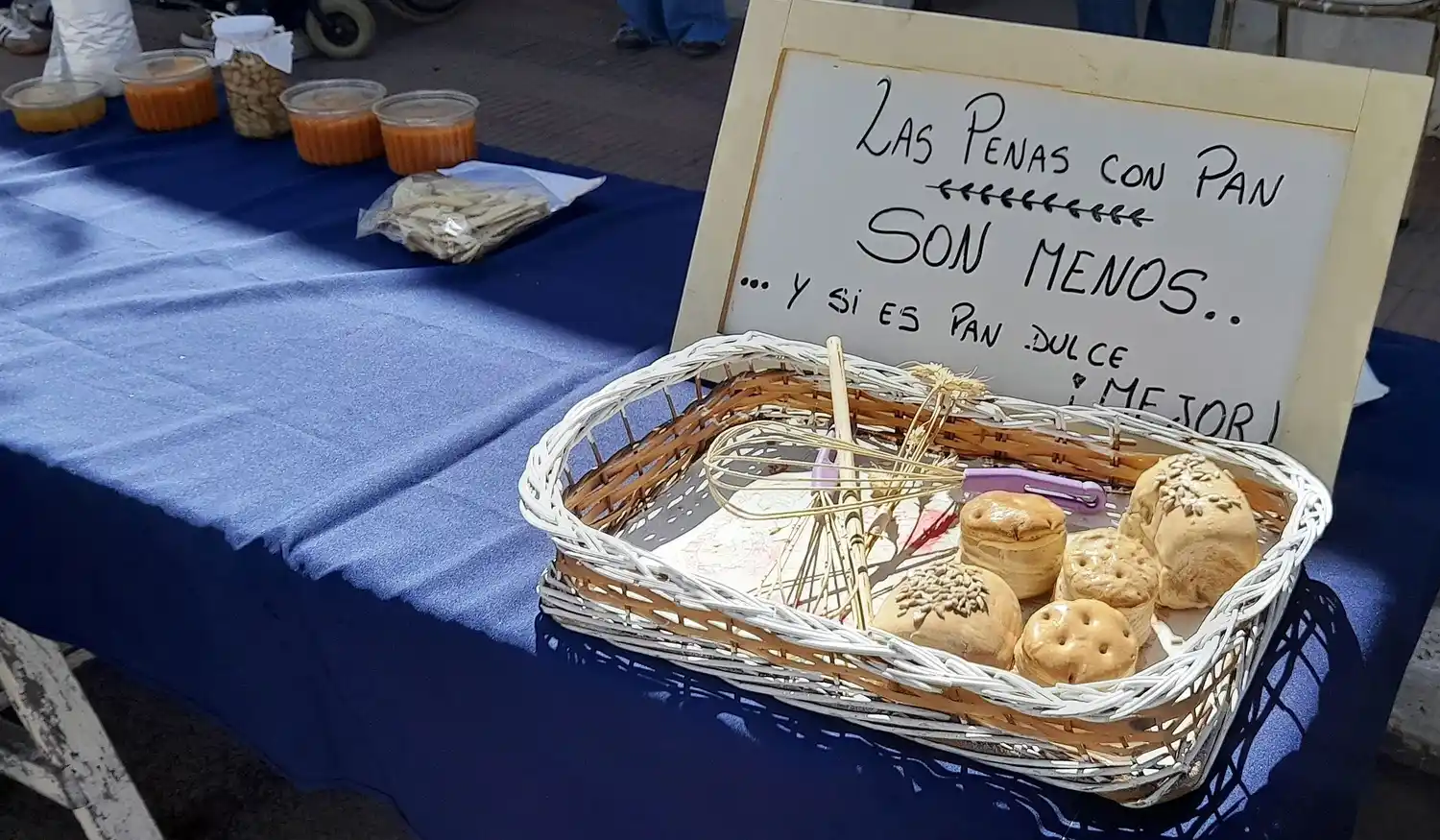 “Lucecitas” realizó una feria con sus producciones