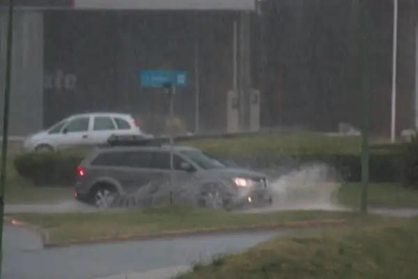 La lluvia de hoy superó hasta tres veces la que soporta la ciudad