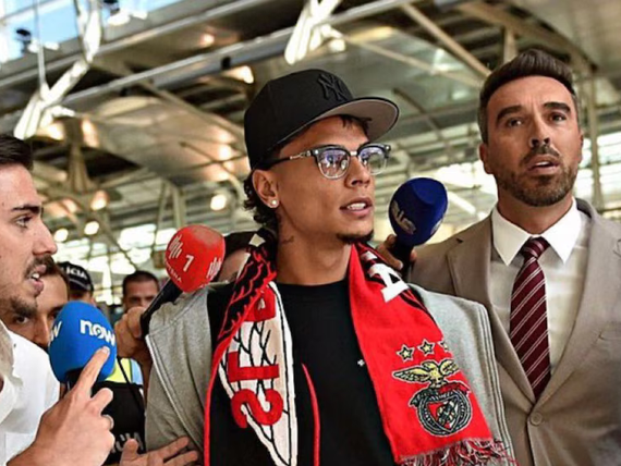 De la pelea con Otamendi a compañeros en Benfica: Richard Ríos ya está en Lisboa