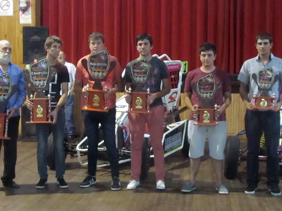 El Midget Cordobés entregó premios          