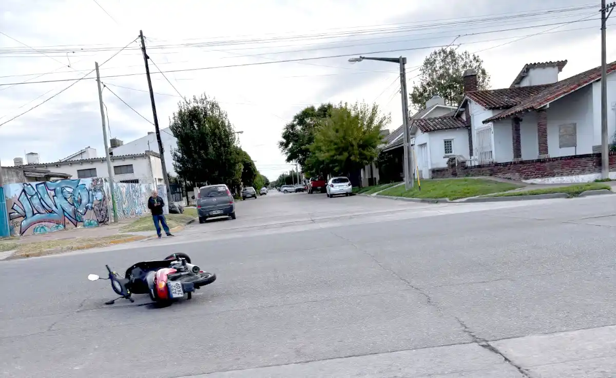 Motociclista herida, tras una fuerte colisión