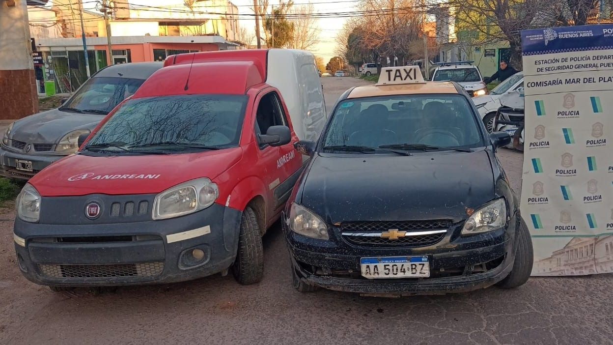 La Fiorino fue devuelta a su dueño y el taxi quedó secuestrado.