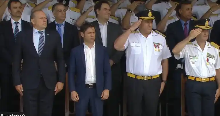 Kicillof encabezó acto de la Bonaerense y pidió “una policía más humana”