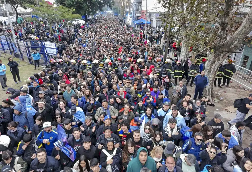 La familia del músico pidió respeto y paciencia a quienes participan de la despedida, con el objetivo de que la jornada transcurra de manera pacífica.