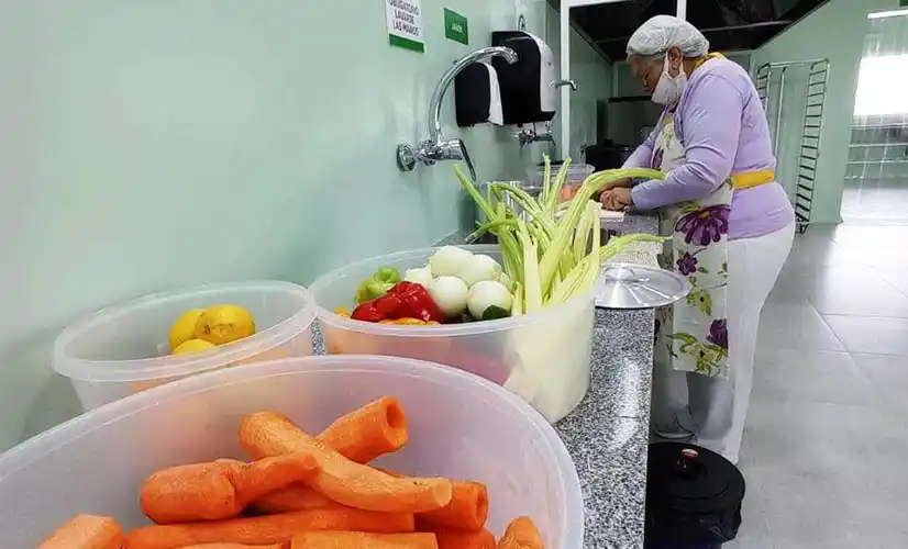Comenzó a funcionar la sala de elaboración de alimentos