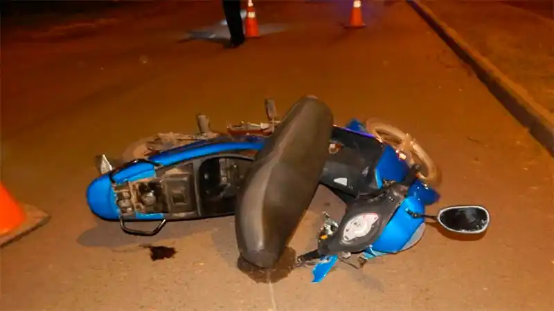 Un hombre murió en Gualeguay al chocar contra un cantero con su moto