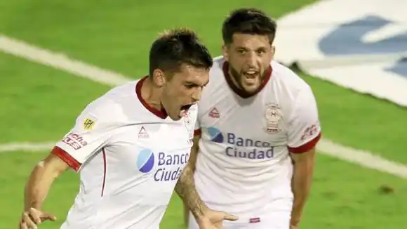 Copa Liga Profesional: Huracán goleó a Sarmiento y se ilusiona