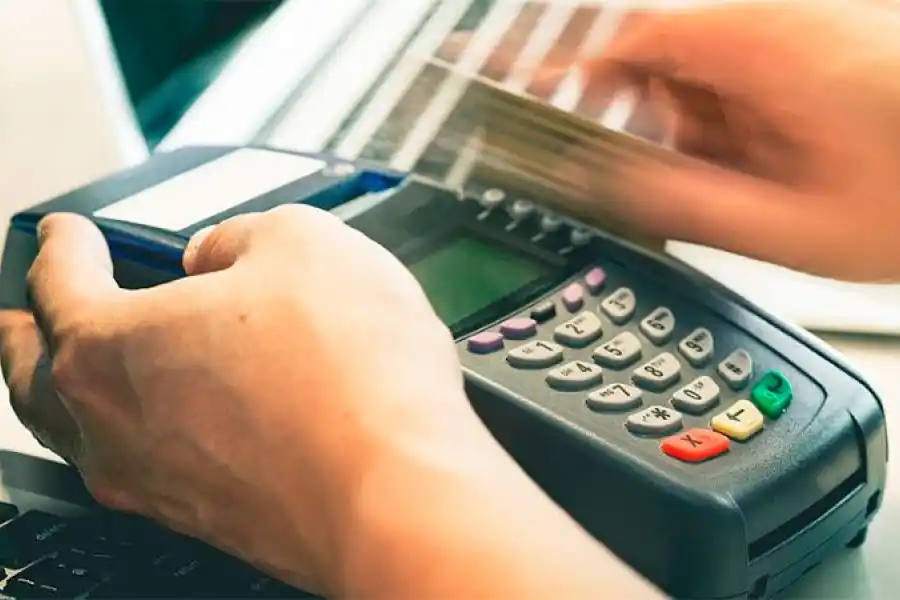 Reintegro de $18.000 en compras con débito: a quiénes alcanza y cómo acceder