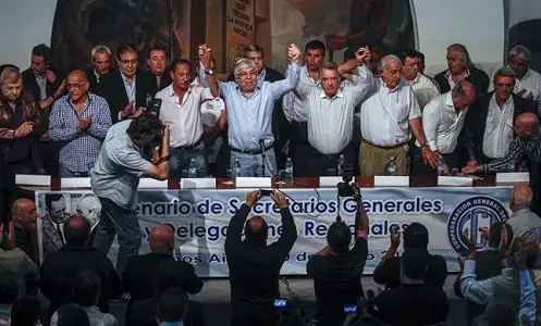 Moyano y Barrionuevo se juntaron parar reclamar y acordaron realizar un paro 