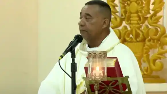 Sacerdote denunció en medio de una misa que lo están extorsionando