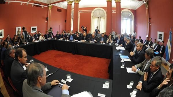 Acuerdo con los gobernadores: el Gobierno girará este año $37 mil millo