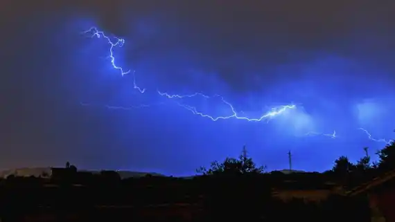 Buenos Aires bajo alerta por la llegada de una tormenta con granizo