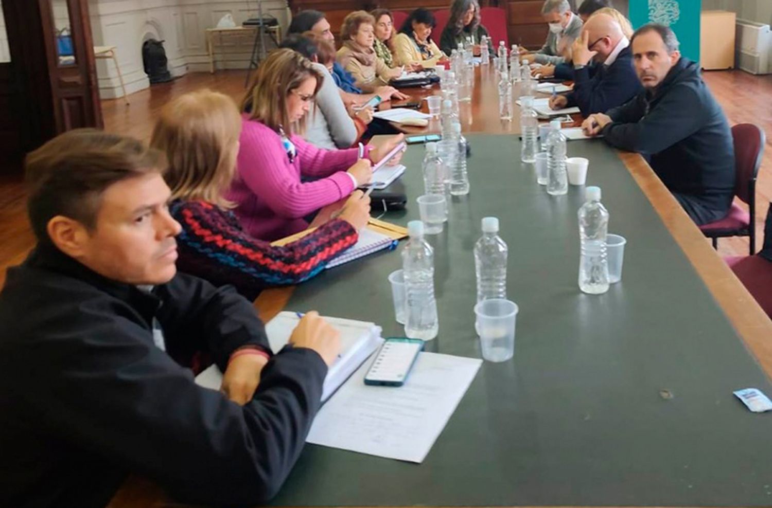 Docentes piden que se active cláusula gatillo y llevaron lista de reclamos a Sileoni en previa a la paritaria