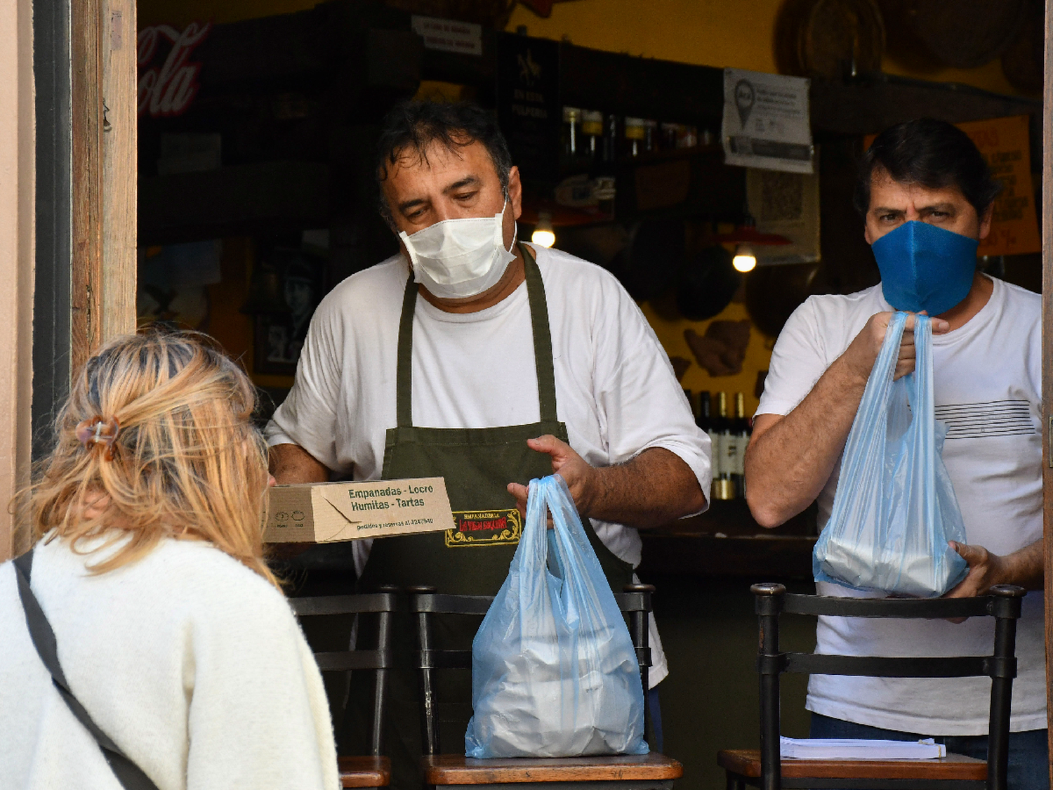    Dos tercios de quienes trabajan "en negro" no alcanzan a reunir un salario mínimo