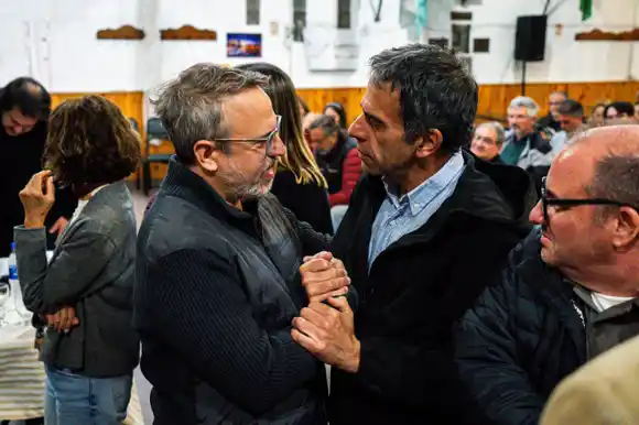 Valenzuela de campaña en San Isidro: “El kirchnerismo cree que la felicidad se consigue con gasto público"