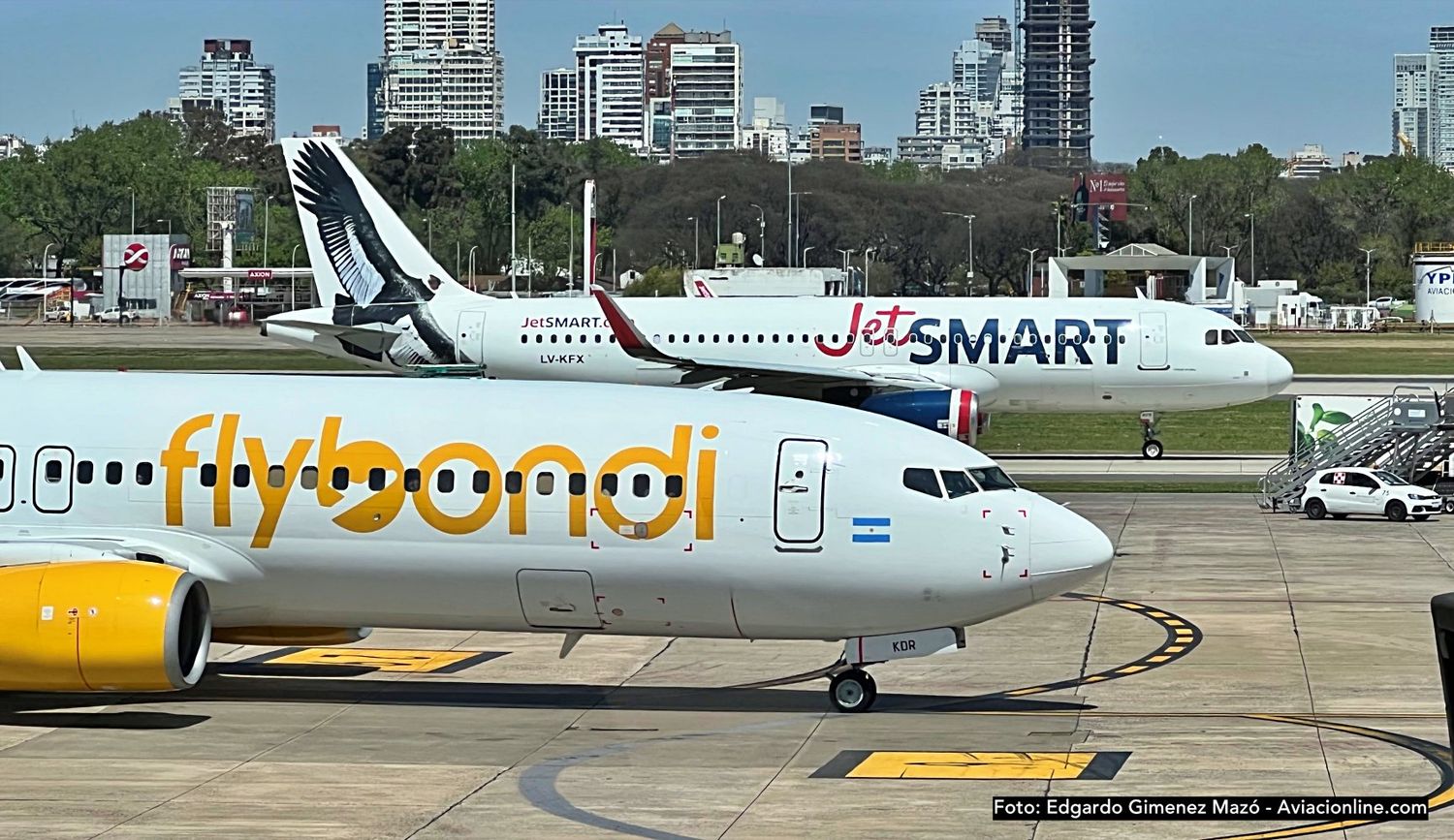 «Guerra low cost» en vuelos a Florianópolis: Flybondi versus JetSMART, precios y frecuencias