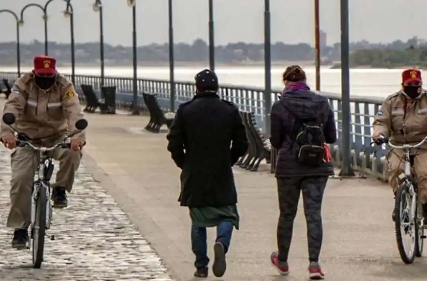 A abrigarse: Rosario amaneció con temperaturas bajas y se moderará en la semana