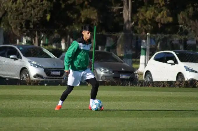 "Pasaron muchos jugadores con la 10 por el club; ojalá pueda ser el próximo"