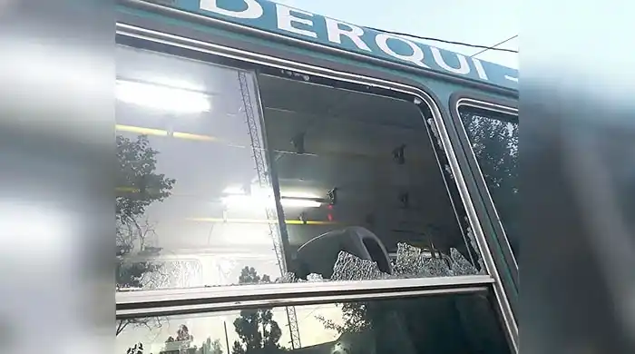 Pilar: Joven atacó a “garrotazos” a colectivo porque no paró