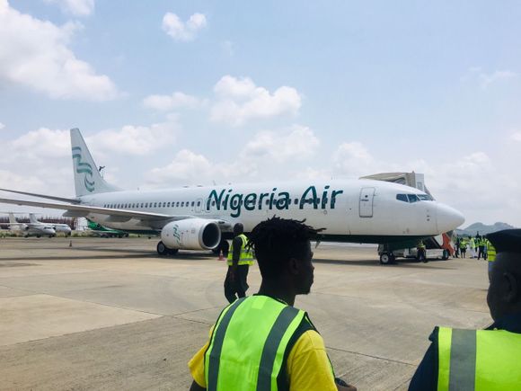 El primer avión de Nigeria Air llega a Abuya, pero deniegan su certificado de operador aéreo