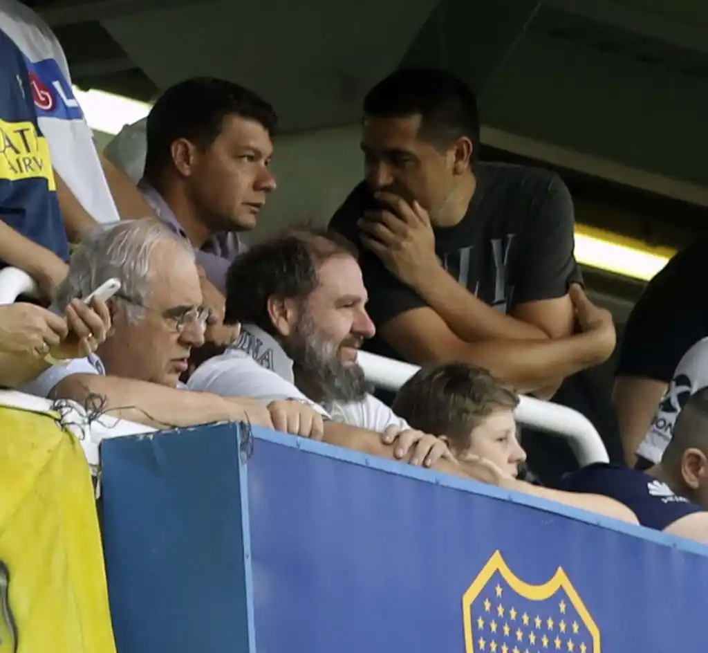 Riquelme volvió con críticas al oficialismo