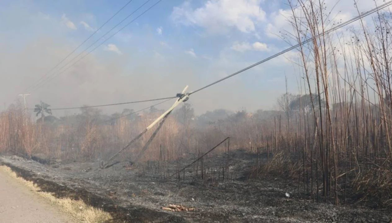 Un cinturón de incendios forestales cercaron a vastos sectores de Alto Comedero y Palpalá