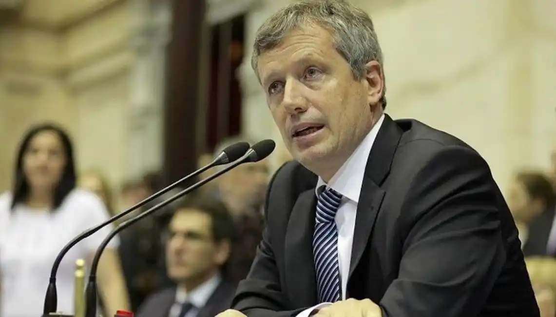 Monzó analizará con los jefes de bloques propuestas para reformular el sistema de canje de pasajes
