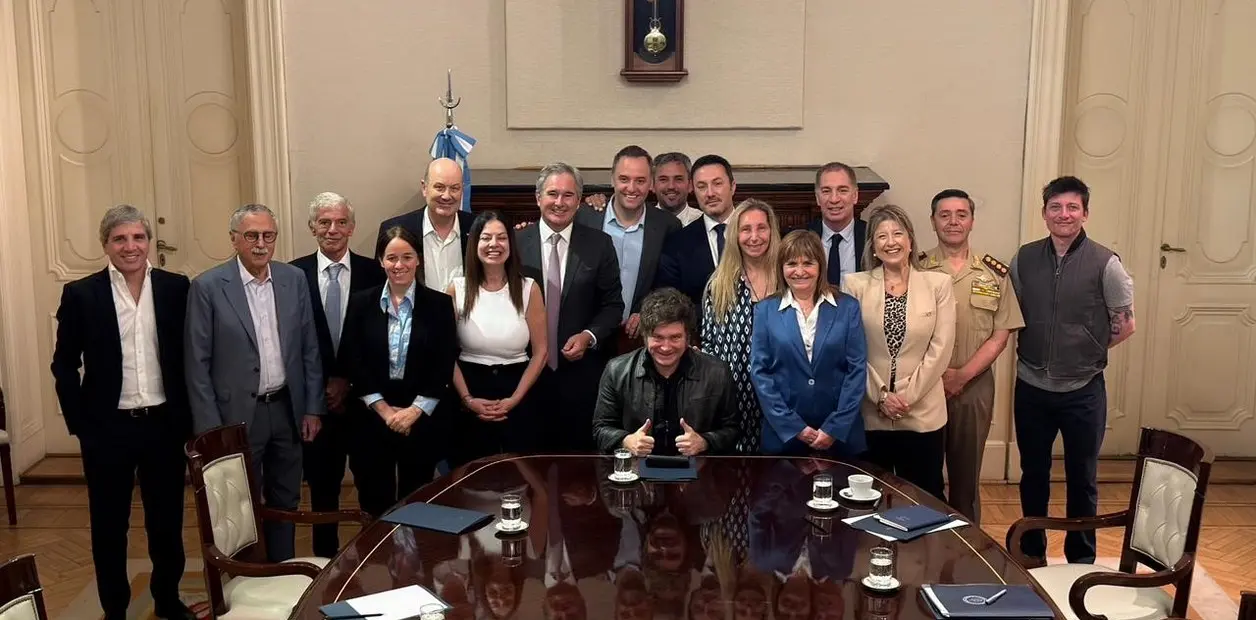 Gobierno oficializó aumento para ministros y altos funcionarios, pero el decreto no detalla los montos